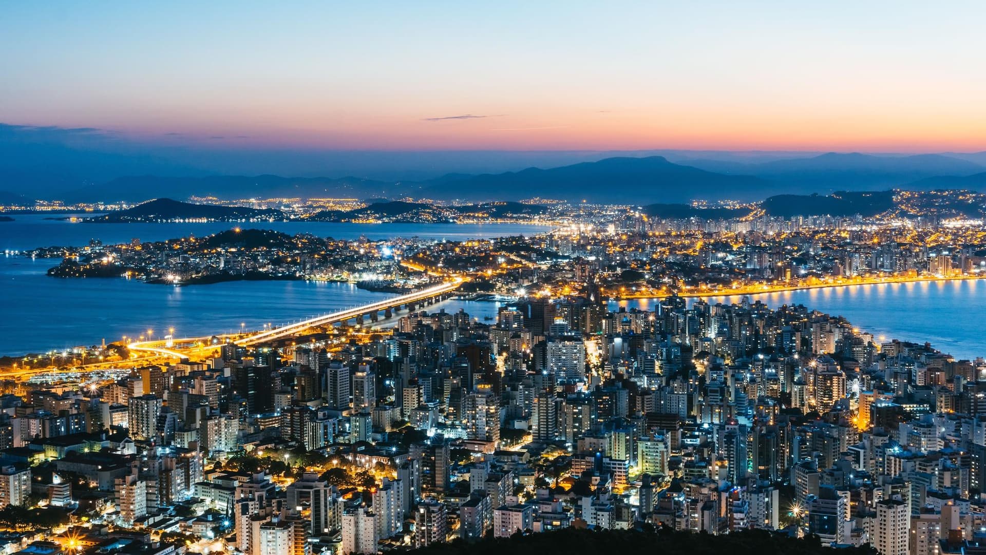 Onde comer comida típica em Florianópolis - melhores restaurantes e experiências locais