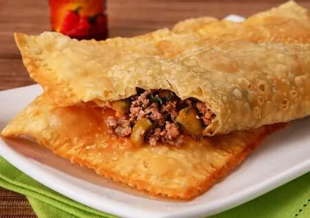 Comida acessível em São Paulo: pastel de feira, restaurante por quilo, boteco